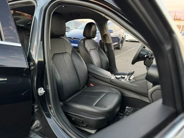 2018 Alfa Romeo Giulia - Image 11 of 25