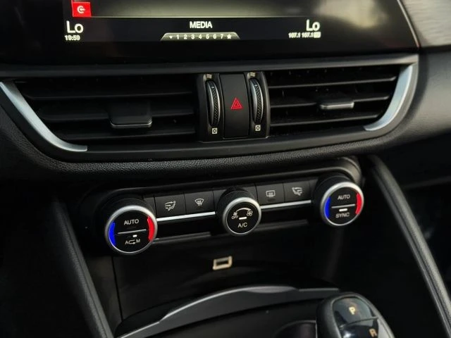 2018 Alfa Romeo Giulia - Image 21 of 25