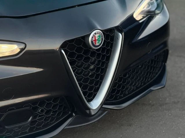 2018 Alfa Romeo Giulia - Image 4 of 25