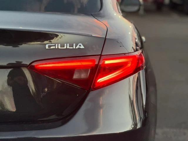 2018 Alfa Romeo Giulia - Image 9 of 25