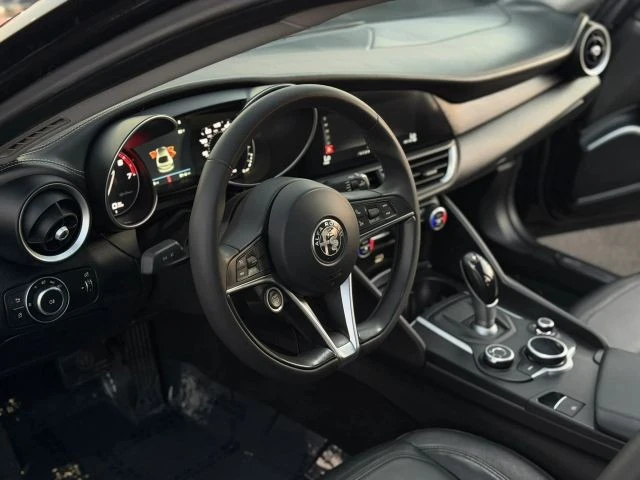 2018 Alfa Romeo Giulia - Image 17 of 25