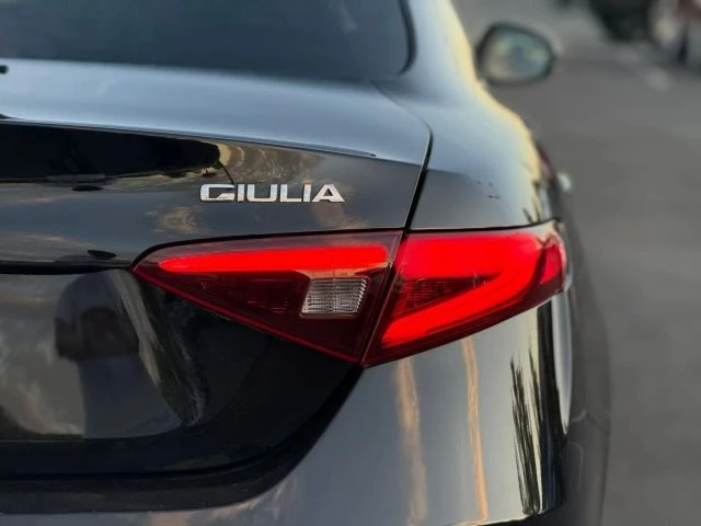 2018 Alfa Romeo Giulia - Image 9 of 21