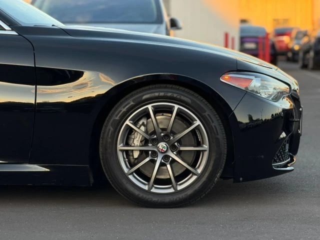 2018 Alfa Romeo Giulia - Image 7 of 21