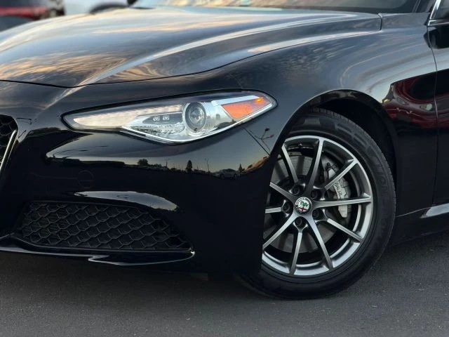 2018 Alfa Romeo Giulia - Image 2 of 21