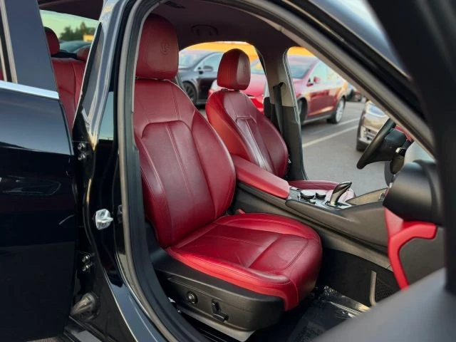 2018 Alfa Romeo Giulia - Image 11 of 21