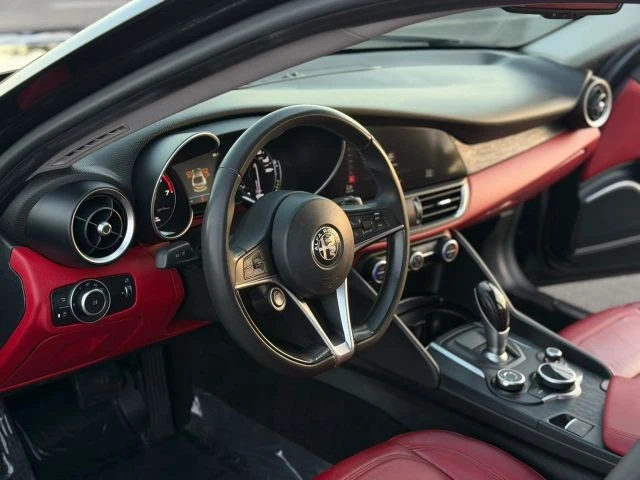 2018 Alfa Romeo Giulia - Image 16 of 21