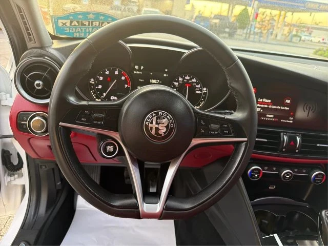 2018 Alfa Romeo Giulia - Image 17 of 21