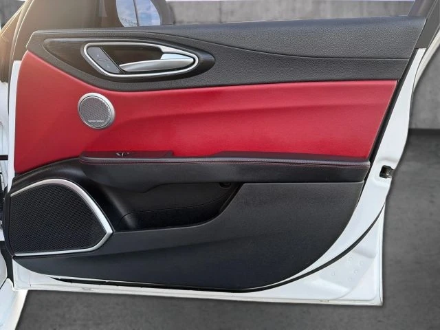 2018 Alfa Romeo Giulia - Image 21 of 21