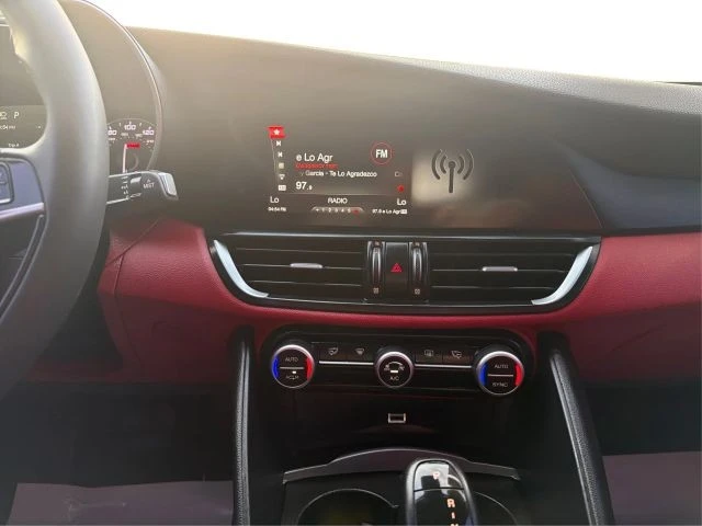 2018 Alfa Romeo Giulia - Image 14 of 21