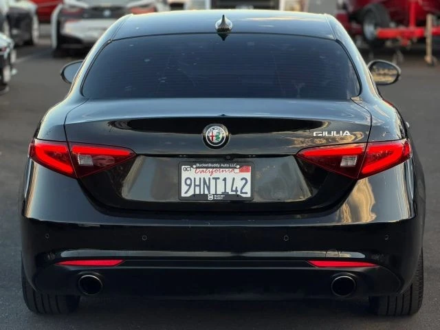 2018 Alfa Romeo Giulia - Image 8 of 24