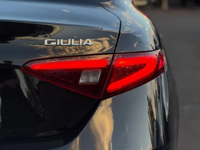 2018 Alfa Romeo Giulia - Image 9 of 24