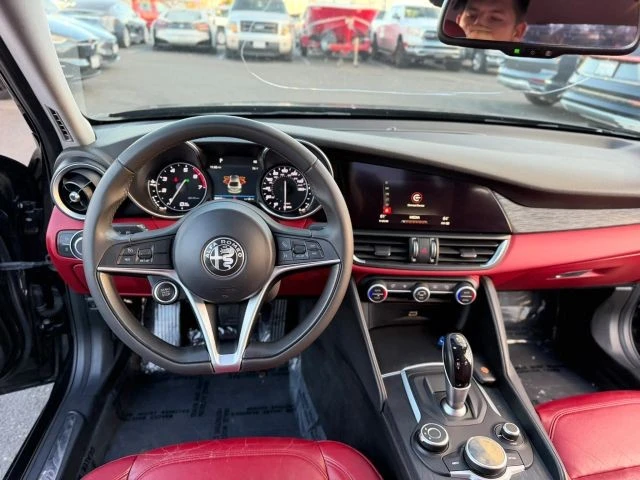 2018 Alfa Romeo Giulia - Image 15 of 24