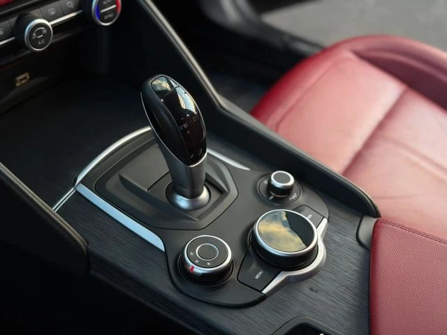 2018 Alfa Romeo Giulia - Image 20 of 24
