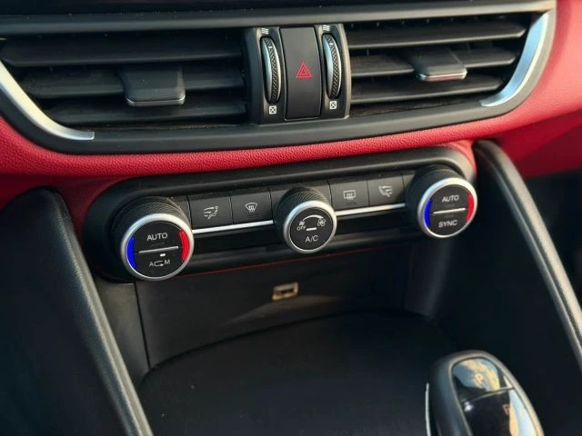 2018 Alfa Romeo Giulia - Image 21 of 24