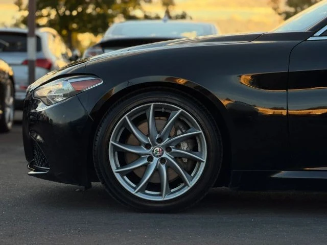 2018 Alfa Romeo Giulia - Image 7 of 24