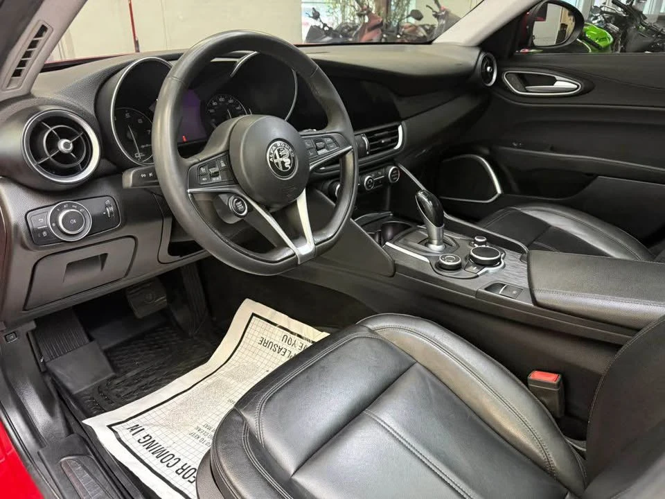 2018 Alfa Romeo Giulia - Image 7 of 10