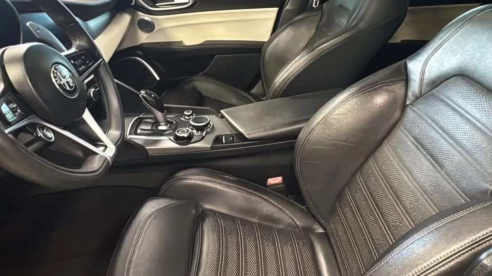 2018 Alfa Romeo Giulia - Image 13 of 20