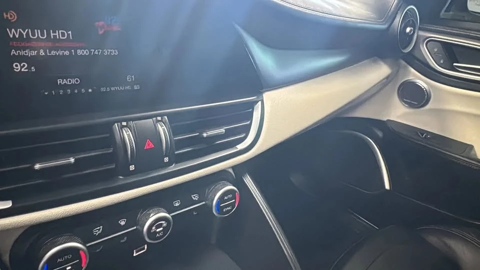 2018 Alfa Romeo Giulia - Image 19 of 20
