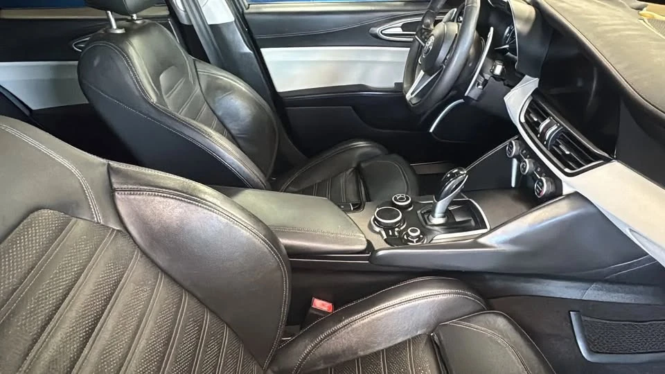 2018 Alfa Romeo Giulia - Image 9 of 20