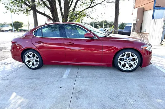 2018 Alfa Romeo Giulia Sport