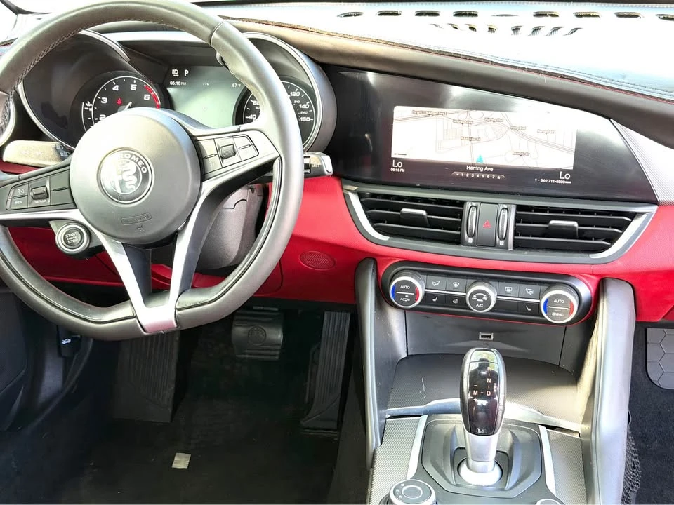 2018 Alfa Romeo Giulia - Image 10 of 10