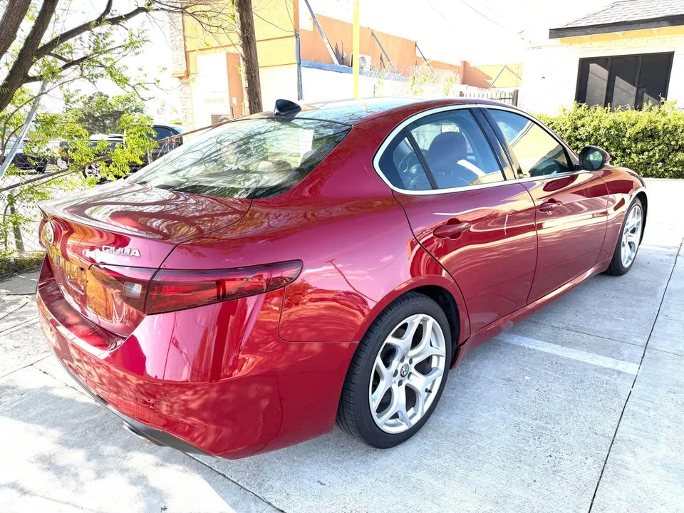 2018 Alfa Romeo Giulia - Image 6 of 10