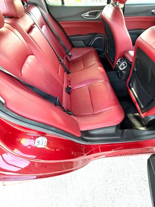 2018 Alfa Romeo Giulia - Image 8 of 10