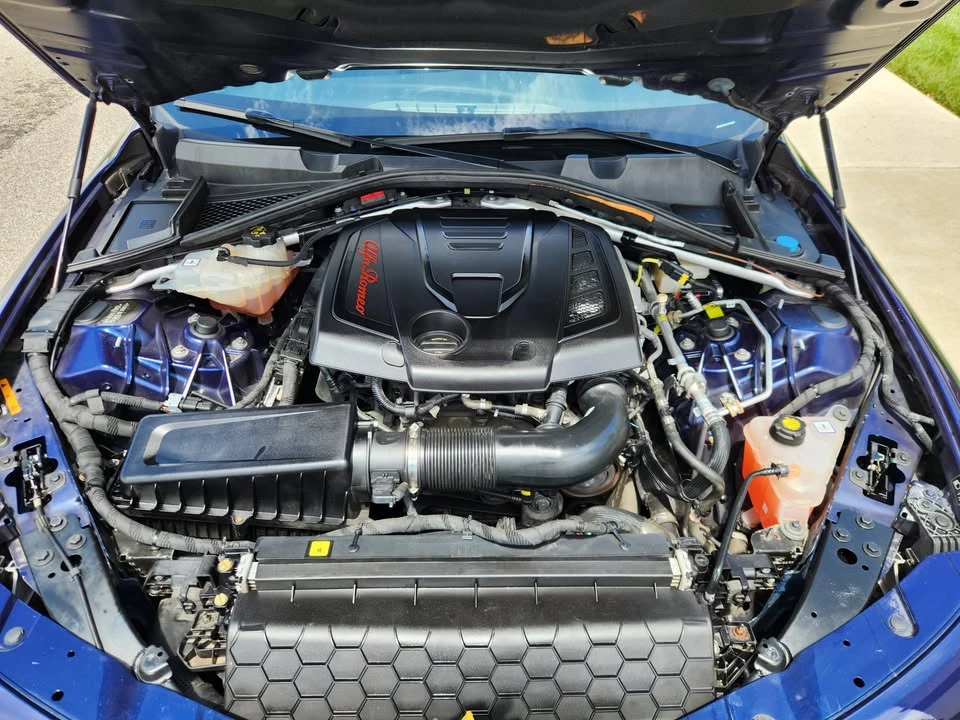 2018 Alfa Romeo Giulia - Image 15 of 18