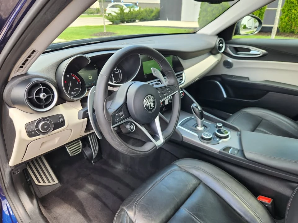 2018 Alfa Romeo Giulia - Image 16 of 18