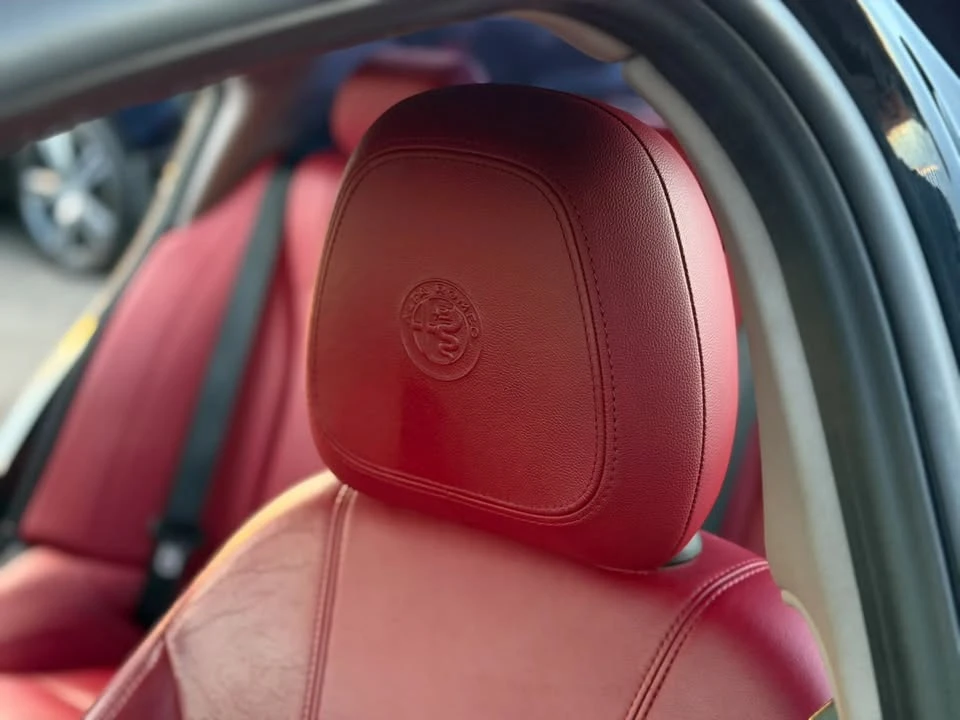 2018 Alfa Romeo Giulia - Image 13 of 20