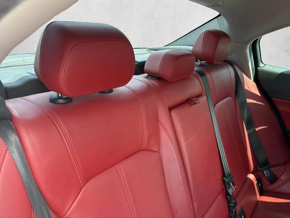2018 Alfa Romeo Giulia - Image 13 of 16