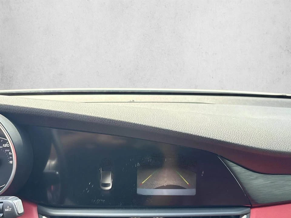 2018 Alfa Romeo Giulia - Image 6 of 16