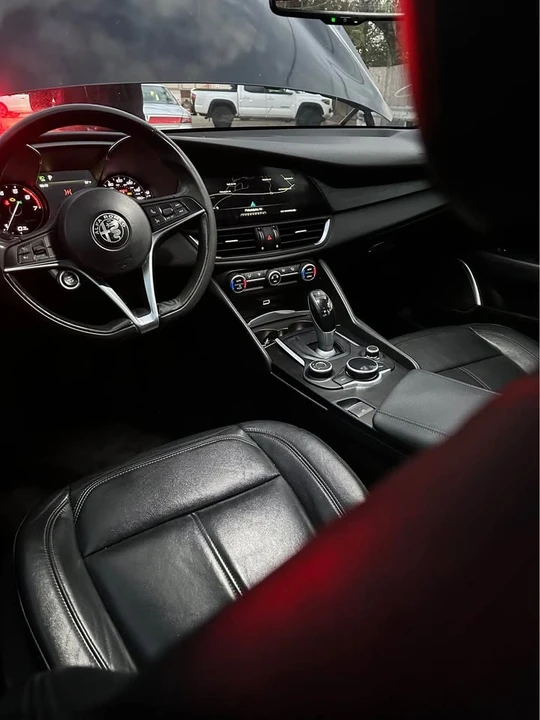 2018 Alfa Romeo Giulia - Image 6 of 7