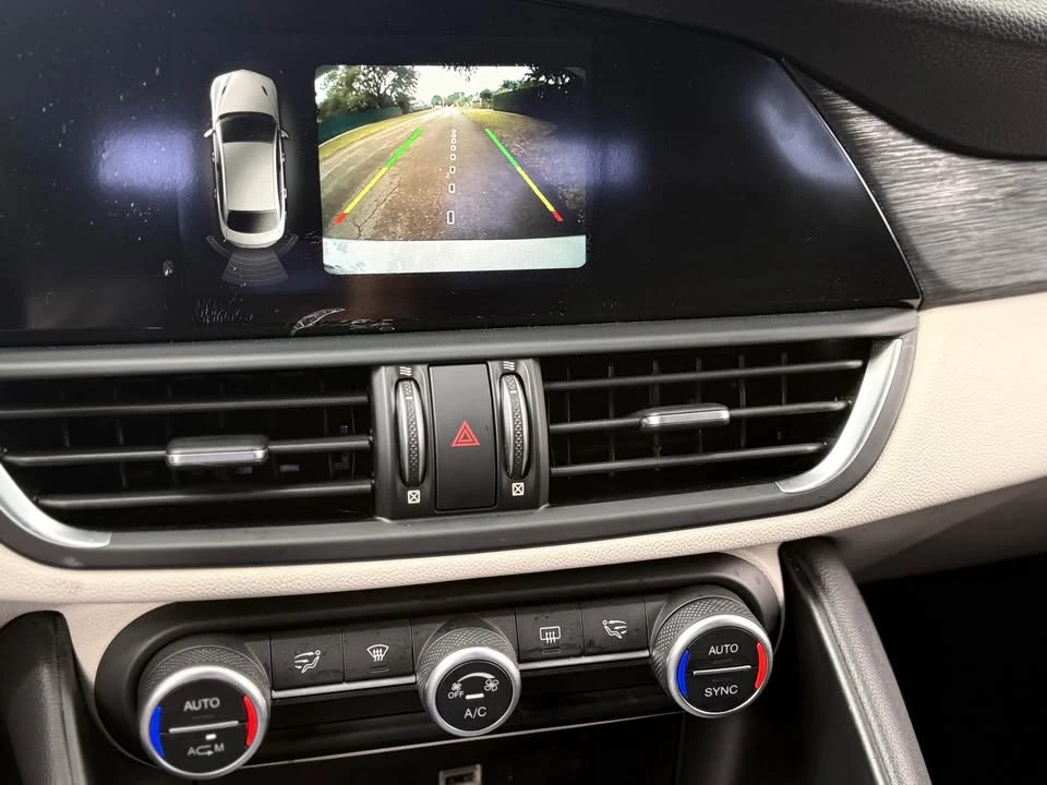 2018 Alfa Romeo Giulia - Image 19 of 19