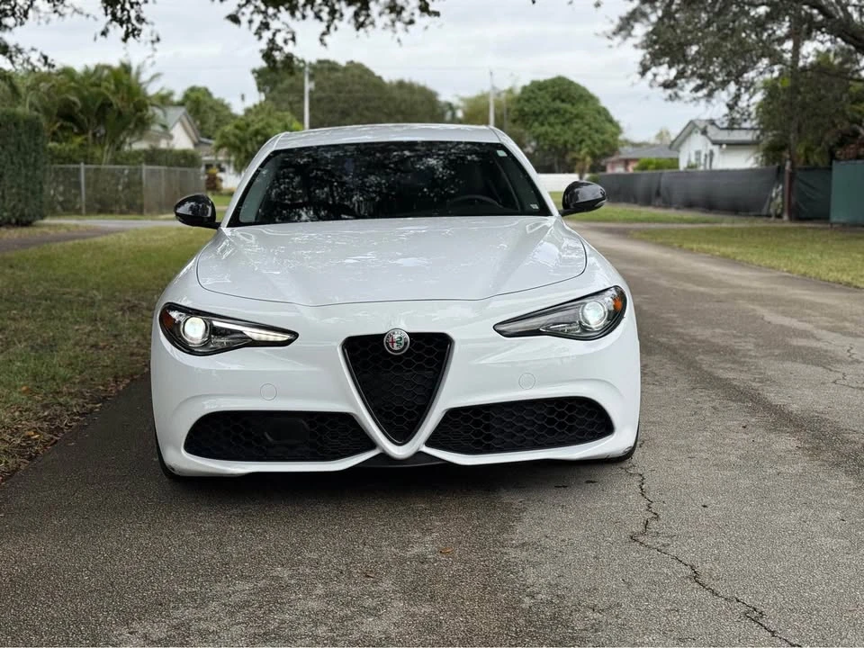 2018 Alfa Romeo Giulia - Image 2 of 19