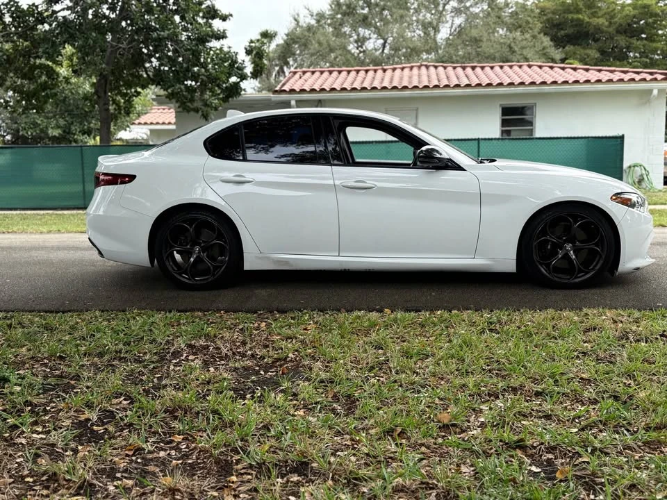 2018 Alfa Romeo Giulia - Image 6 of 19