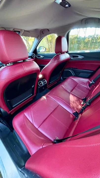 2018 Alfa Romeo Giulia - Image 9 of 16