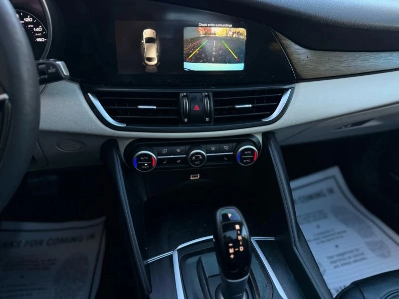 2018 Alfa Romeo Giulia - Image 17 of 20
