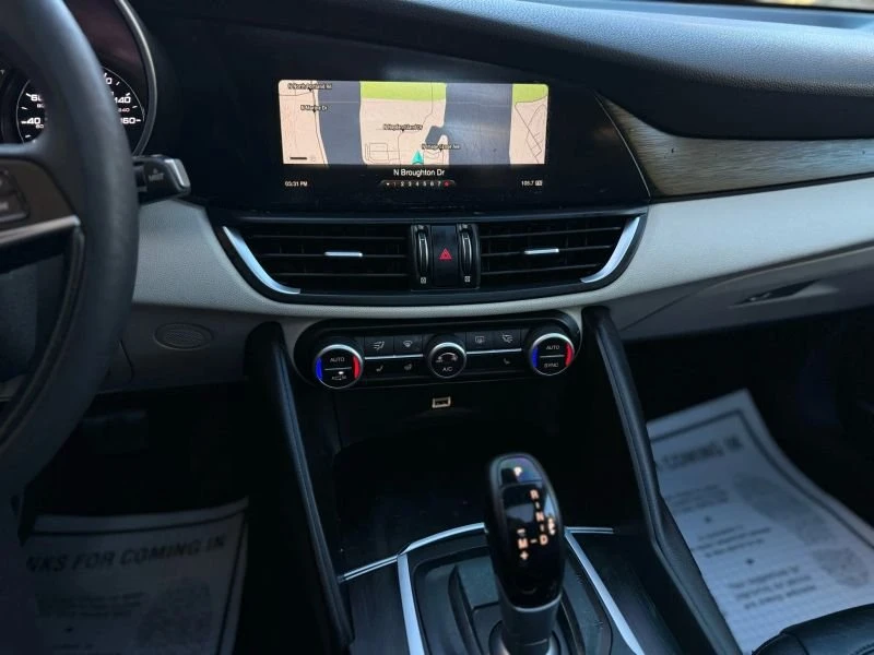 2018 Alfa Romeo Giulia - Image 16 of 20