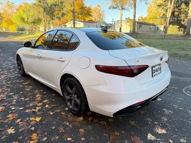 2018 Alfa Romeo Giulia - Image 7 of 20