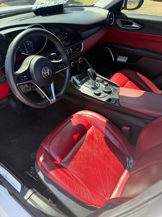 2018 Alfa Romeo Giulia - Image 5 of 5