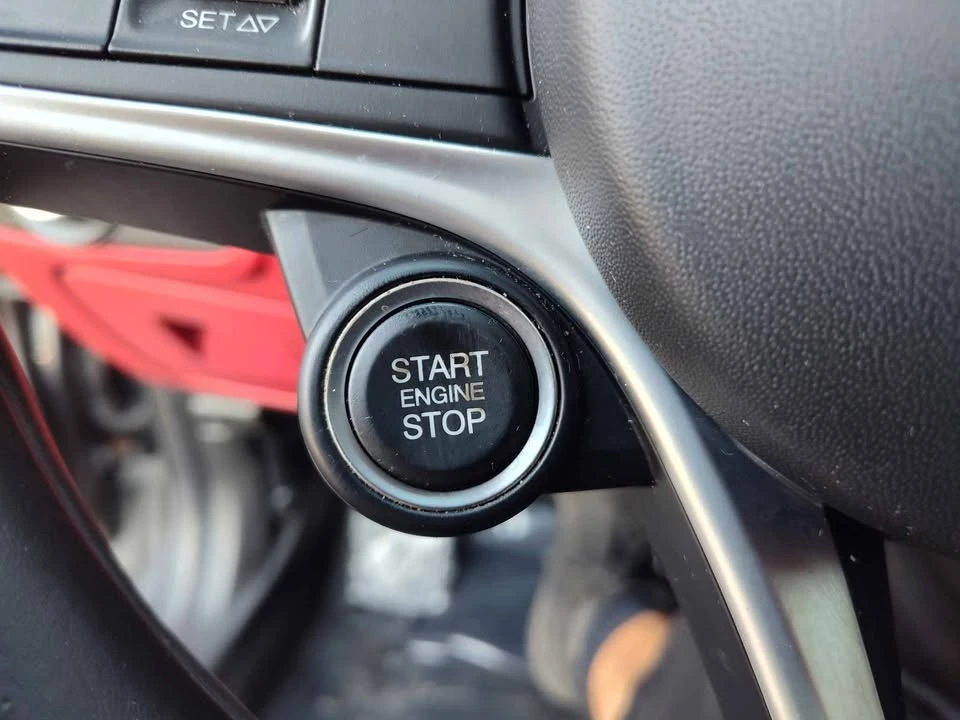 2018 Alfa Romeo Giulia - Image 10 of 20