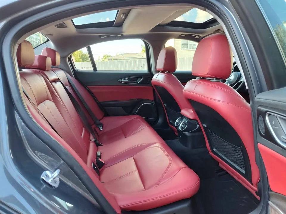 2018 Alfa Romeo Giulia - Image 17 of 20