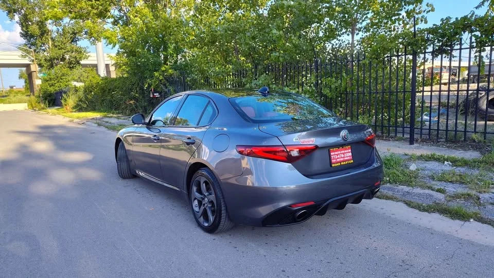 2018 Alfa Romeo Giulia - Image 7 of 20