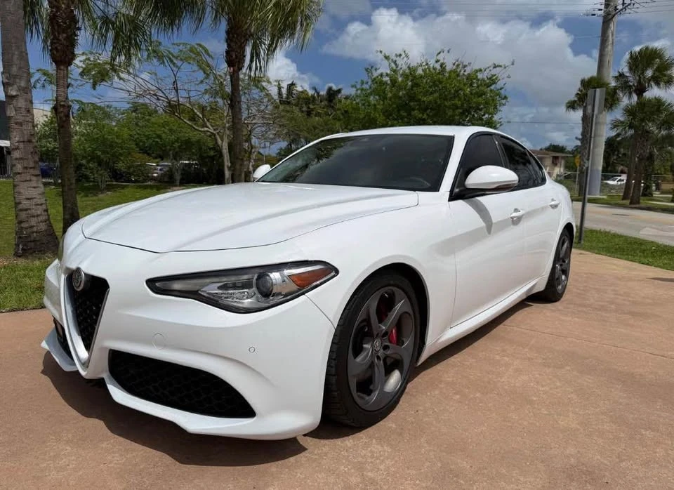 2018 Alfa Romeo Giulia - Image 2 of 9