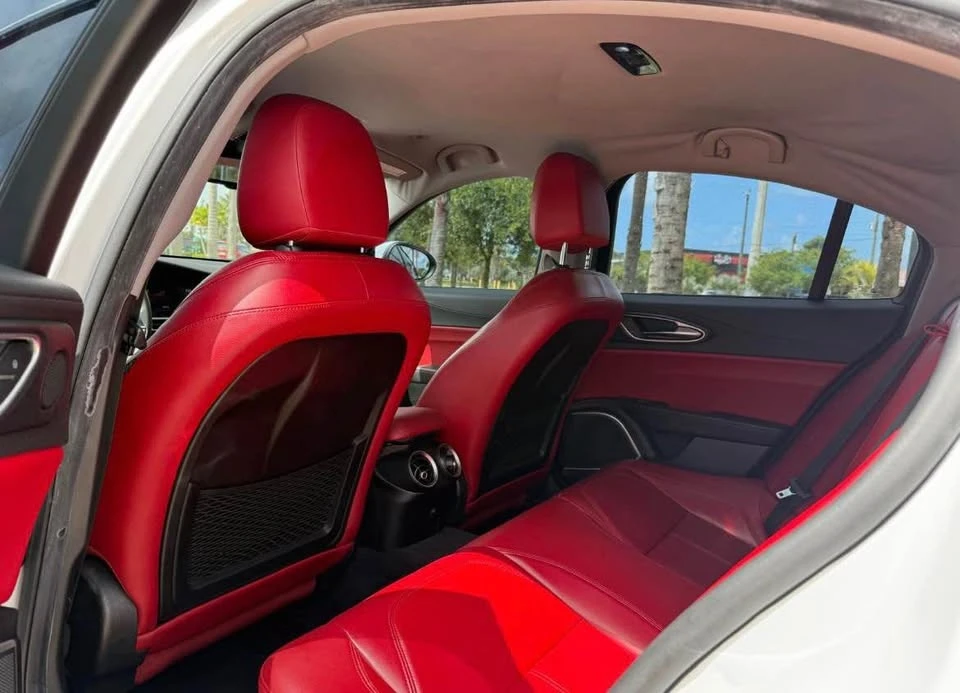 2018 Alfa Romeo Giulia - Image 5 of 9