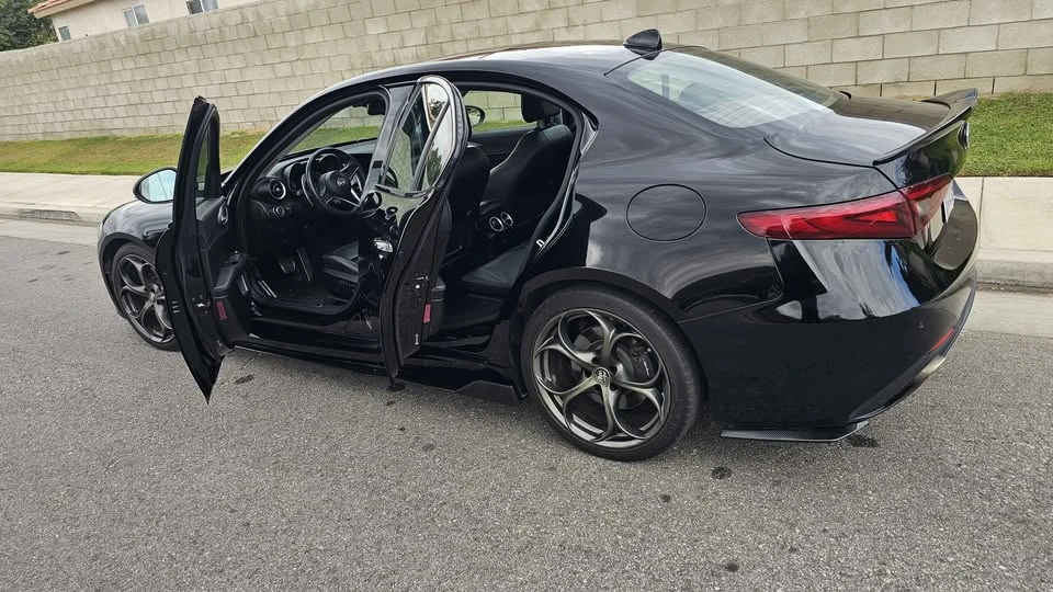 2018 Alfa Romeo Giulia - Image 5 of 12