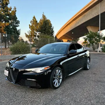 2018 Alfa Romeo Giulia Giulia