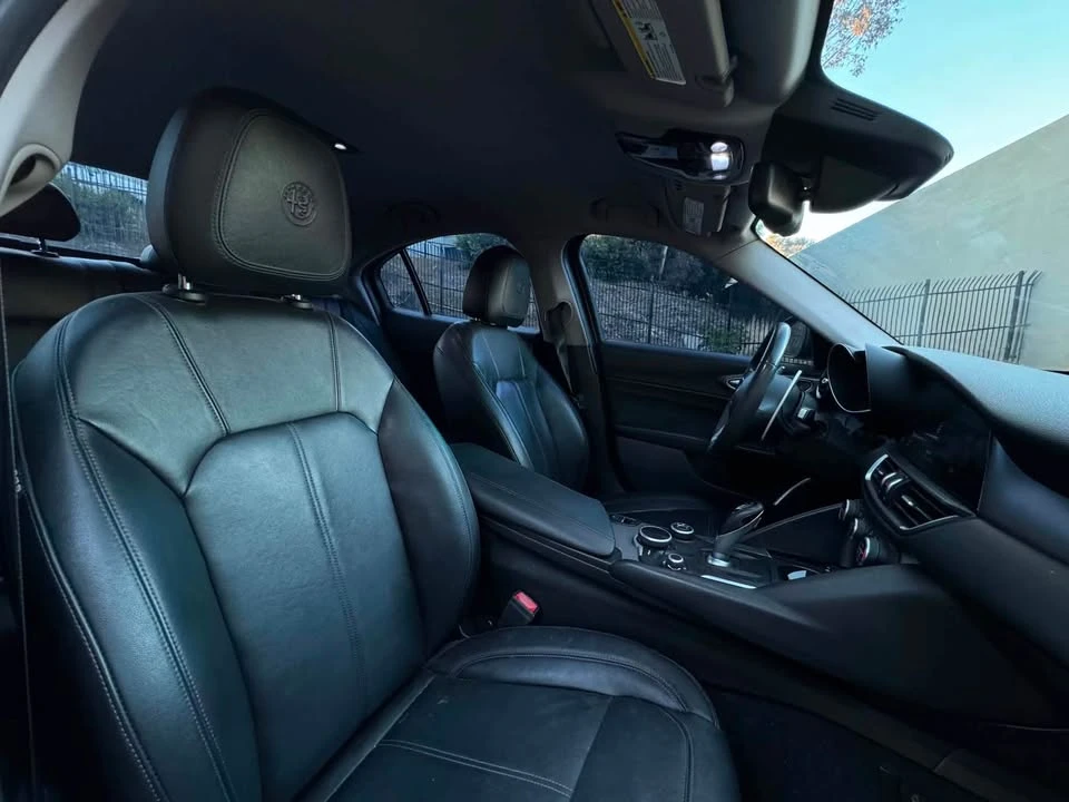 2018 Alfa Romeo Giulia - Image 13 of 14