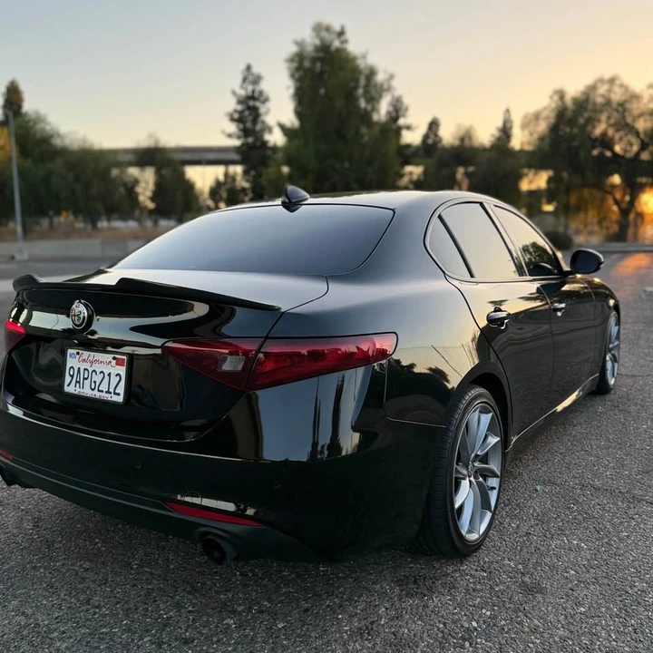 2018 Alfa Romeo Giulia - Image 5 of 15